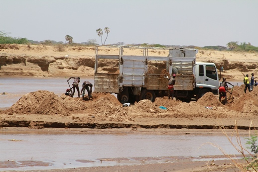 Isiolo, Samburu leaders caution against sand harvesting in Ewaso Nyiro River